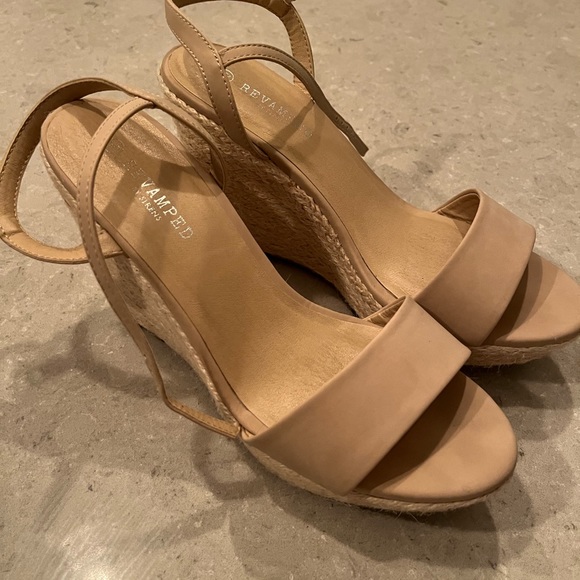 Women’s Revamped Heels - Picture 4 of 5